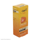 کرم ضد آفتاب رنگی آردن سان، SPF 30، مدل Light Beige، مناسب انواع پوست با تنالیته روشن و حجم 50 میلیلیتر، ضد آب، محافظتکننده در برابر اشعههای UVA و UVB، ضد لک، دارای فرمولاسیون ویتامینهای C و E، با ماندگاری 2 ساعته